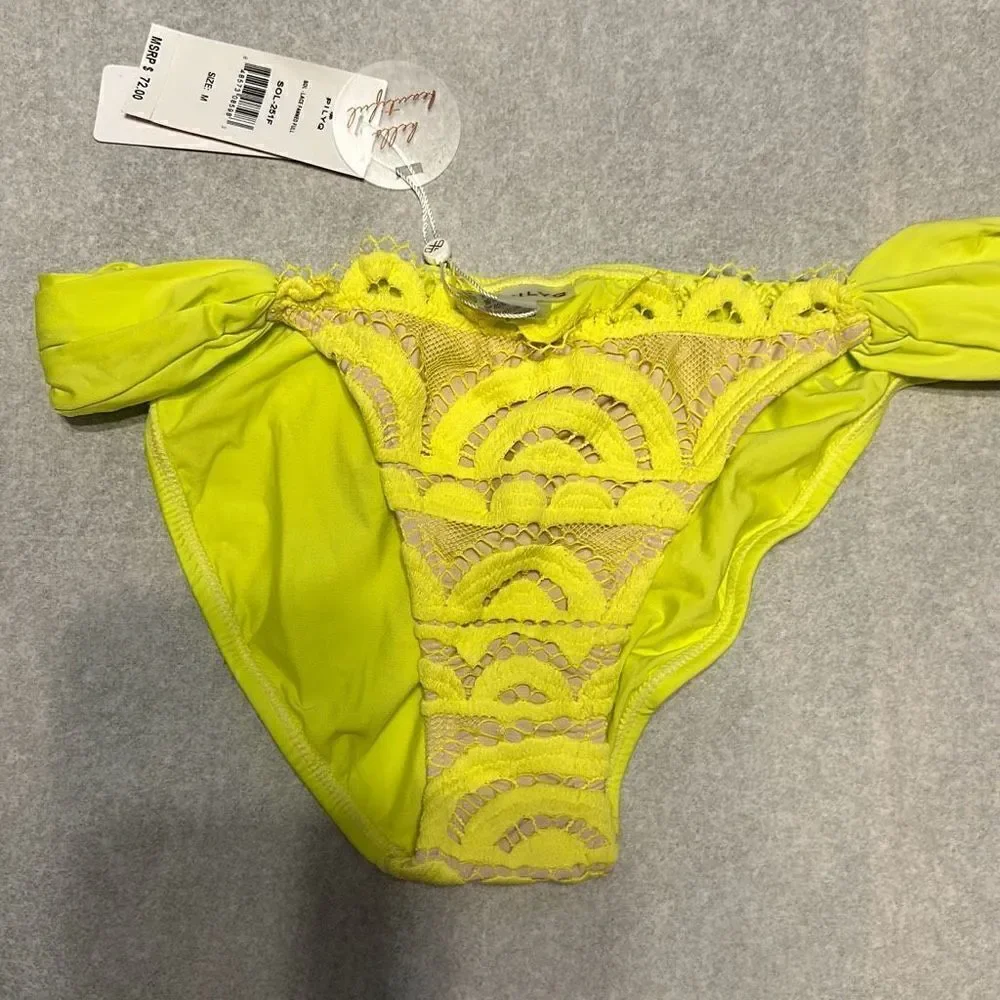 New. Pilyq lace fanned full bikini bottoms. Medium